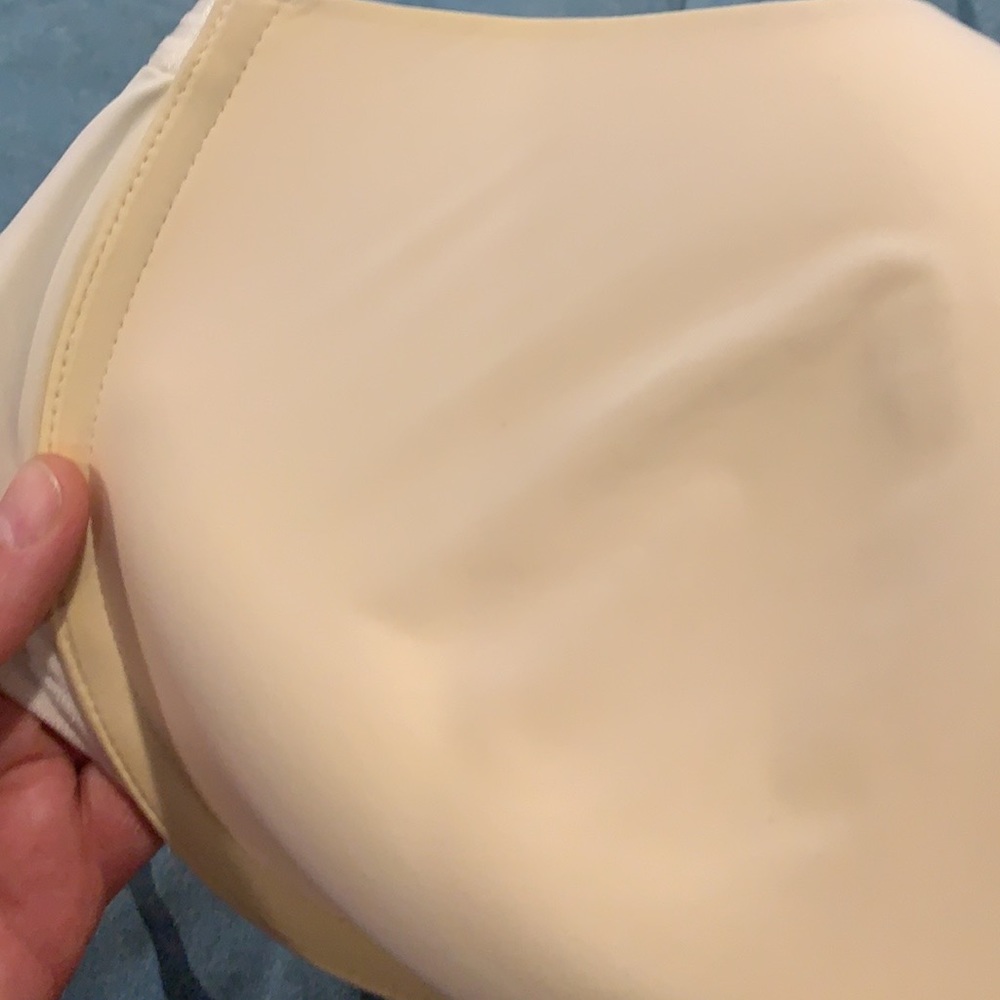 Savage X Fenty bras size 40G.